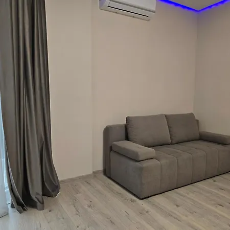 Graf Apartnents1 アパート